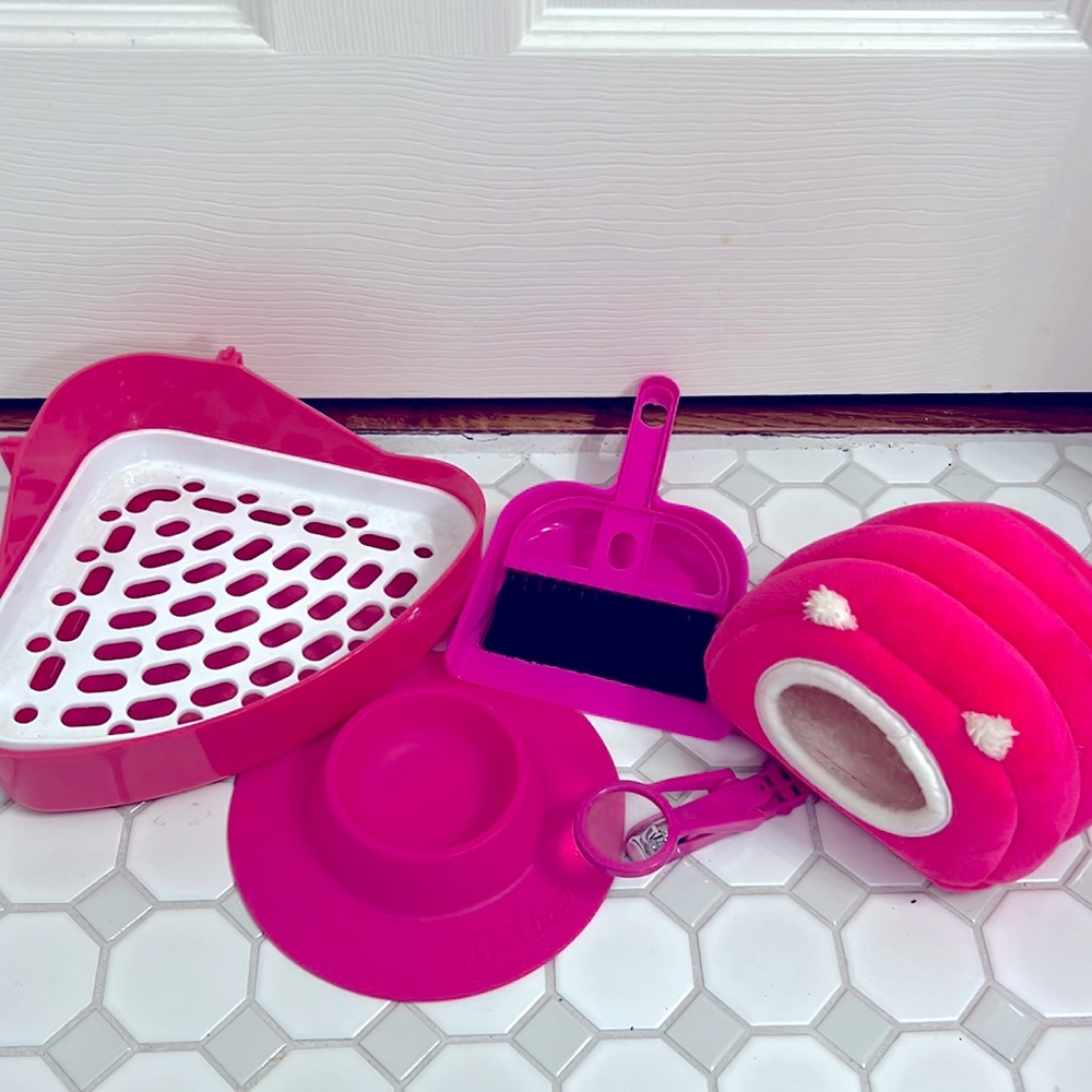 BARBIE PINK SMALL PET ITEMS